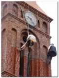 w pierwszej kolejności użyty został środek do czyszczenia elewacji a następnie umyty ciśnieniowo